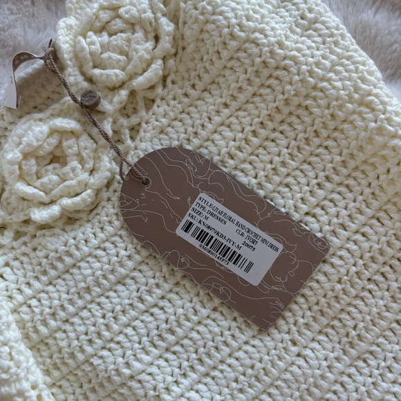 NWT Meshki Liyah Floral Hand Crochet Mini Dress - Ivory - Picture 5 of 7